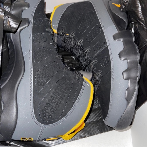 Men\'s Nike Air Jordan 9 Retro black yellow trim 8019-080 Size 12 new in box main image 9